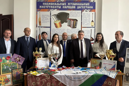 ДГПУ развернул масштабную выставку профессий в Дагестанских Огнях